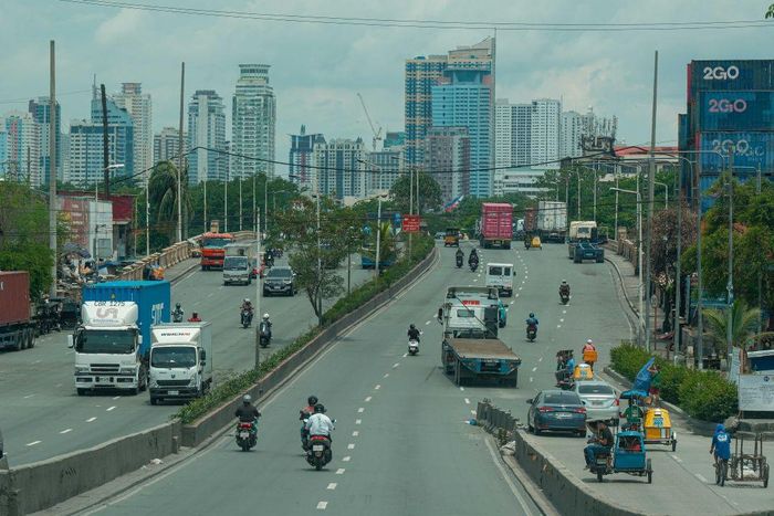 Trên đường phố thủ đô Manila của Philippines. Ảnh: Star