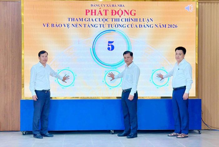 Xã Hà Nha phát động Cuộc thi chính luận về bảo vệ nền tảng tư tưởng của Đảng cấp xã. Ảnh: HỨA MẬN