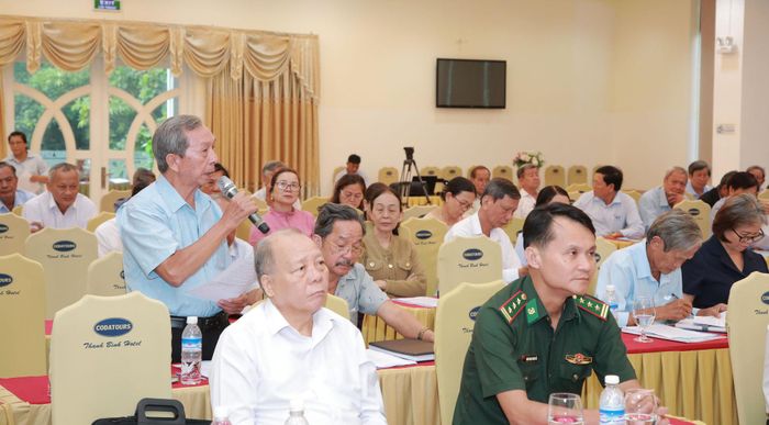 Các đại biểu trao đổi tại hội nghị. Ảnh: ĐẮC MẠNH