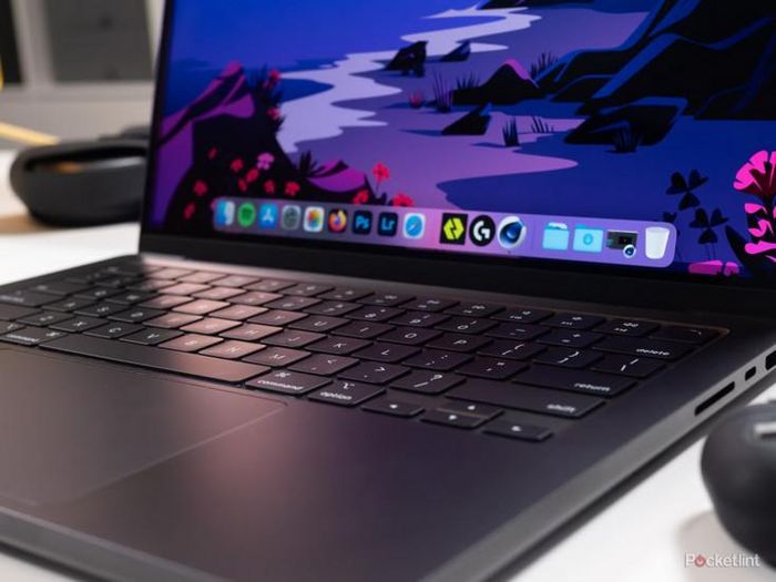 Sử dụng ổ cứng ngoài giúp giảm tải cho bộ nhớ trong của MacBook Air