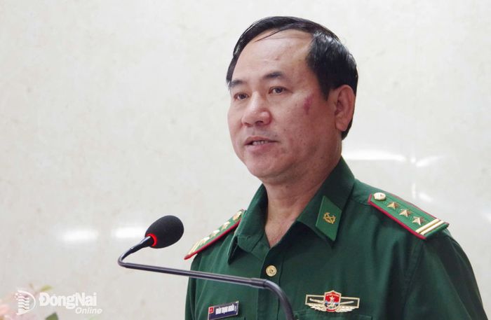 Thượng tá Đoàn Trọng Nghĩa, Phó Chỉ huy trưởng, Tham mưu trưởng Ban Chỉ huy Bộ đội biên phòng thành phố Đồng Nai - đại diện cơ quan Ban Chỉ đạo Công tác biên giới thành phố phát biểu tại hội nghị. Ảnh: Thế Cường