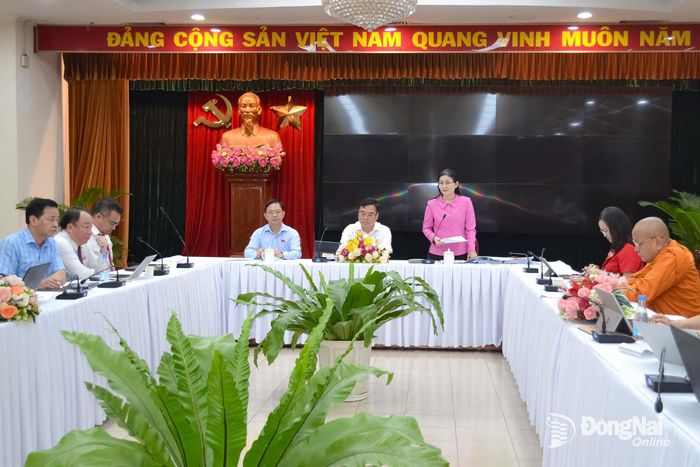 Ủy viên Trung ương Đảng, Phó Bí thư Thường trực Thành ủy, Chủ tịch HĐND thành phố Đồng Nai Tôn Ngọc Hạnh phát biểu tại buổi thảo luận. Ảnh: Phương Hằng