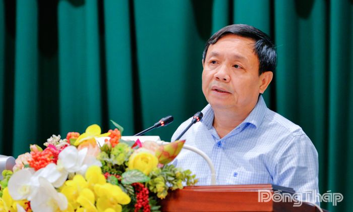 Đồng chí Phan Văn Thắng, Phó Bí thư Thường trực Tỉnh ủy, Chủ tịch Ủy ban Mặt trận Tổ quốc Việt Nam tỉnh, phát biểu tại hội nghị.