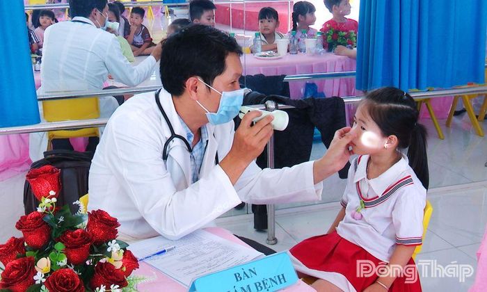 Khám sức khỏe định kỳ giúp phát hiện sớm các bệnh lý ở trẻ em, góp phần chăm sóc và bảo vệ sức khỏe ngay từ lứa tuổi học đường.