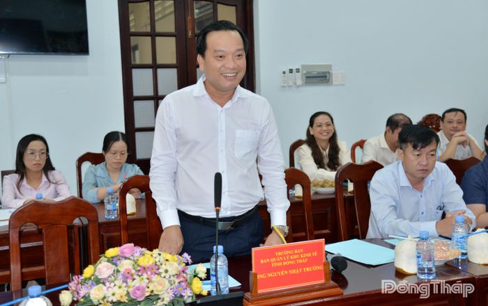 Đồng chí Nguyễn Nhật Trường phát biểu chia sẻ kinh nghiệm tại buổi làm việc.