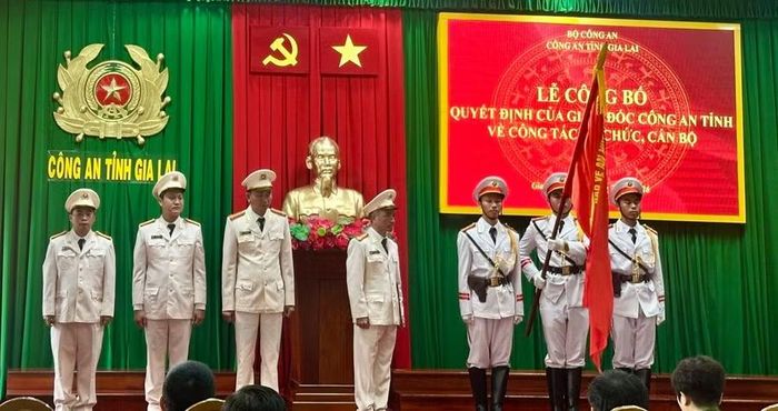 Các đội chữa cháy và cứu nạn, cứu hộ khu vực tại địa bàn Pleiku, Đức Cơ, Chư Sê và Phù Mỹ tuyên thệ. Ảnh: N.L