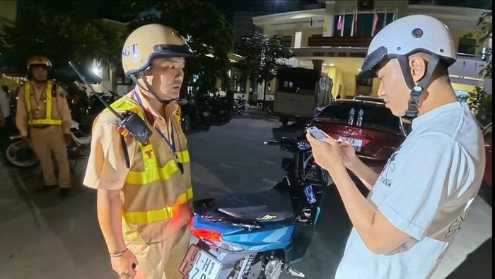 Nhiều trường hợp độ pô, không giấy phép lái xe bị tổ công tác tạm giữ phương tiện.