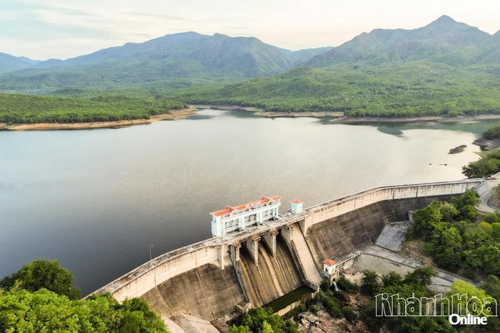 Hồ Tân Giang (xã Phước Hà) tích trữ 9,38 triệu m³ nước, đạt 70,1% dung tích thiết kế, bảo đảm nguồn nước phục vụ sản xuất vụ hè thu.