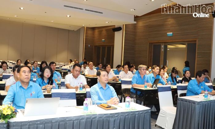 Quang cảnh hội nghị tại điểm cầu Khánh Hòa.