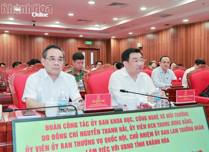 Đồng chí Lê Hữu Trí và đồng chí Trịnh Minh Hoàng tại buổi làm việc.