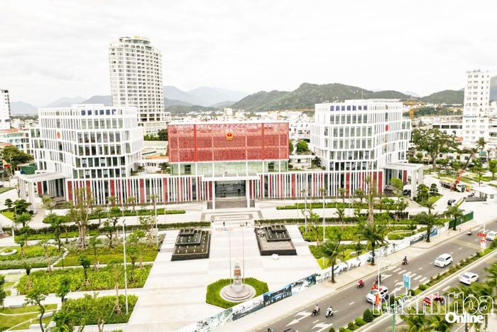 Trụ sở làm việc của Tỉnh ủy, Đoàn Đại biểu Quốc hội, HĐND và UBND tỉnh được chứng nhận công trình xanh EDGE Advanced.