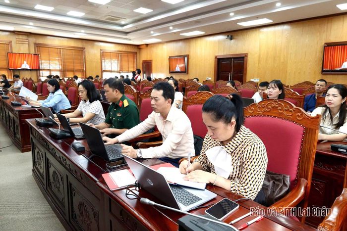 Đại biểu dự hội nghị tại điểm cầu tỉnh.