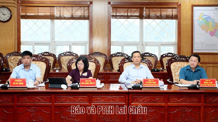 Các đại biểu dự buổi làm việc. 