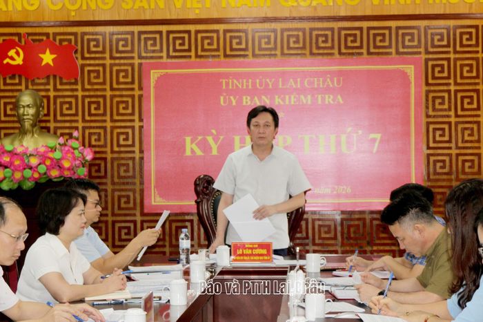Đồng chí Lò Văn Cương - Chủ nhiệm UBKT Tỉnh ủy kết luận cuộc họp.