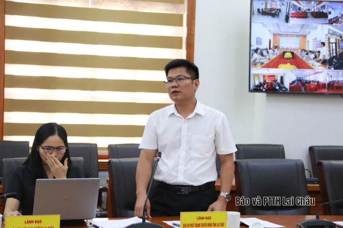 Đồng chí Trần Văn Dũng – Phó Giám đốc Báo và Phát thanh, Truyền hình Lai Châu báo cáo kế hoạch tuyên truyền.
