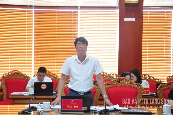 Lãnh đạo Sở Tài chính phát biểu tại cuộc họp BCĐ chuyển đơn vị sự nghiệp công lập thành công ty cổ phần tỉnh