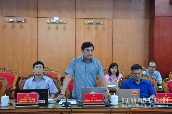 Lãnh đạo Sở Khoa học và Công nghệ phát biểu tại cuộc họp