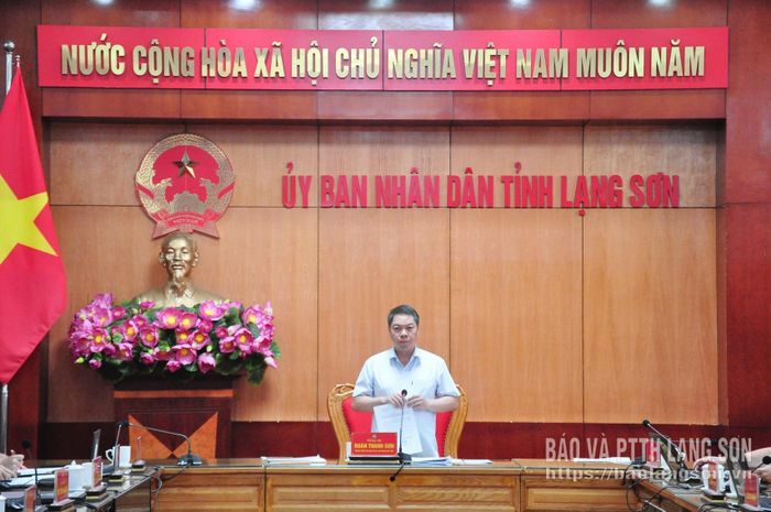 Đồng chí Đoàn Thanh Sơn, Phó Chủ tịch UBND tỉnh, Trưởng BCĐ đổi mới, phát triển doanh nghiệp và nâng cao hiệu quả kinh tế tập thể tỉnh phát biểu kết luận cuộc họp