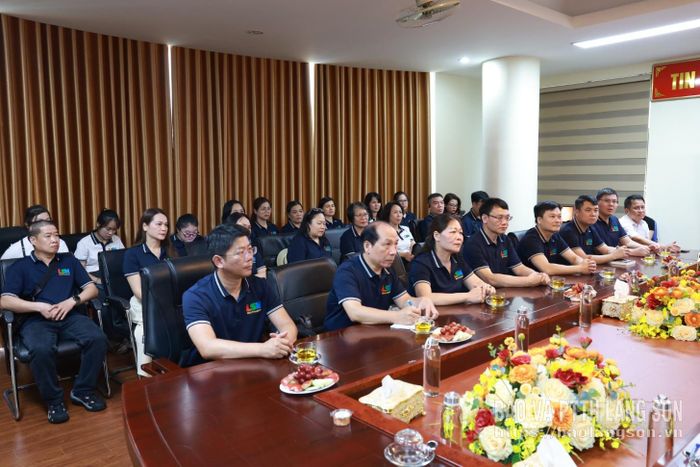 Đoàn công tác của Báo và PTTH Lạng Sơn làm việc, trao đổi kinh nghiệm tại Báo và PTTH Hà Tĩnh