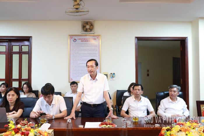 Lãnh đạo Báo và PTTH Hà Tĩnh phát biểu tại buổi làm việc