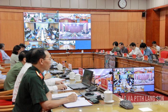 Các đại biểu dự họp trực tuyến tại điểm cầu tỉnh Lạng Sơn