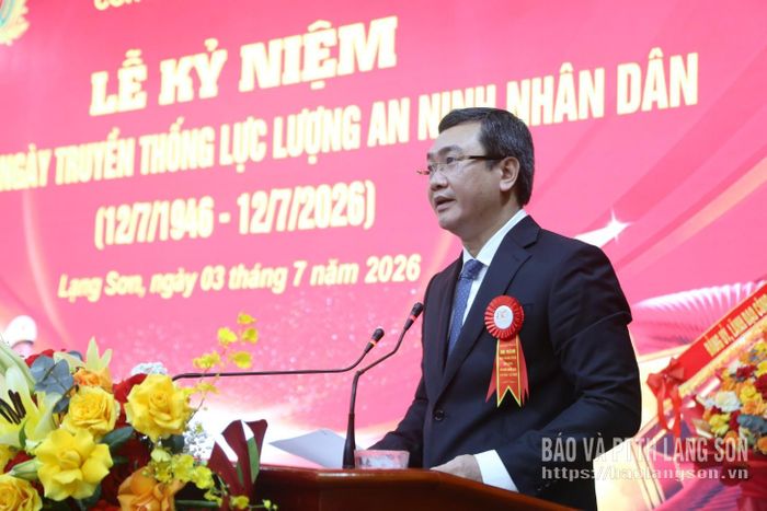 Đồng chí Nguyễn Cảnh Toàn, Phó Bí thư Tỉnh ủy, Chủ tịch UBND tỉnh phát biểu tại lễ kỷ niệm