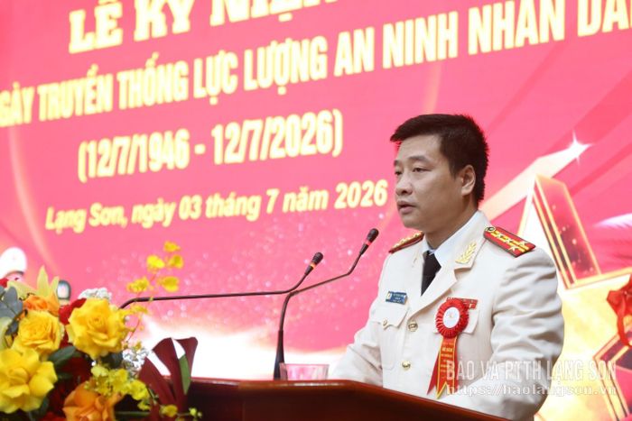 Đại tá Vũ Thanh Tùng, Ủy viên Ban Thường vụ Tỉnh ủy, Giám đốc Công an tỉnh phát biểu tại buổi lễ