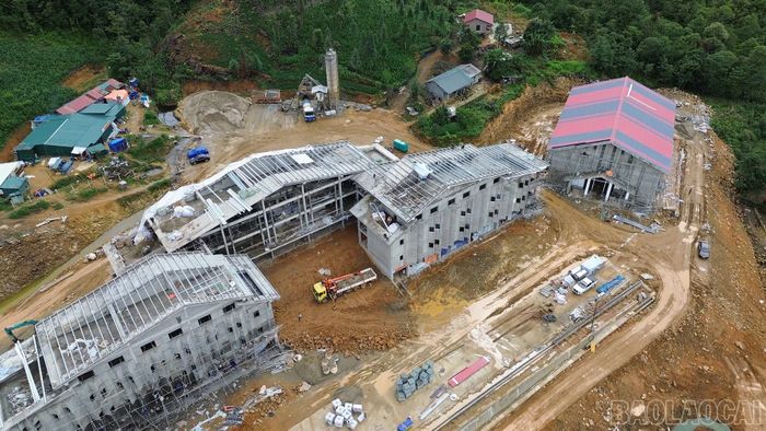 Ngôi trường mới đang dần hiện hữu.