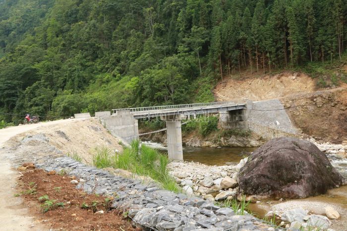 Cầu Pờ Hồ hoàn thành kết nối thôn Pờ Hồ với thôn Trung Hồ, xã Mường Hum.