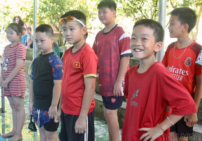 Niềm vui của trẻ em tại những lớp học 0 đồng.