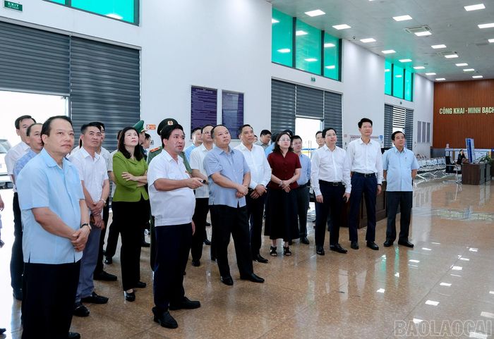 Đoàn công tác đến thăm và khảo sát tại Cửa khẩu Quốc tế đường bộ số II Kim Thành.