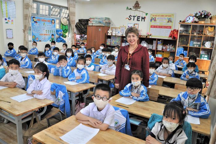 Học sinh một lớp học tại Tiểu học Đoàn Kết trong giờ học