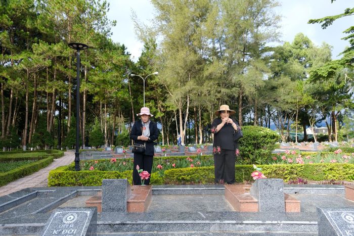 Sự góp sức của các đồng chí cựu chiến binh, các nhân chứng lịch sử, thân nhân liệt sĩ và toàn thể Nhân dân là cơ sở quan trọng để "Chiến dịch 500 ngày đêm" hoàn thành thắng lợi