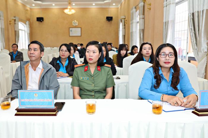 Các đại biểu tham dự hội nghị trực tuyến toàn quốc