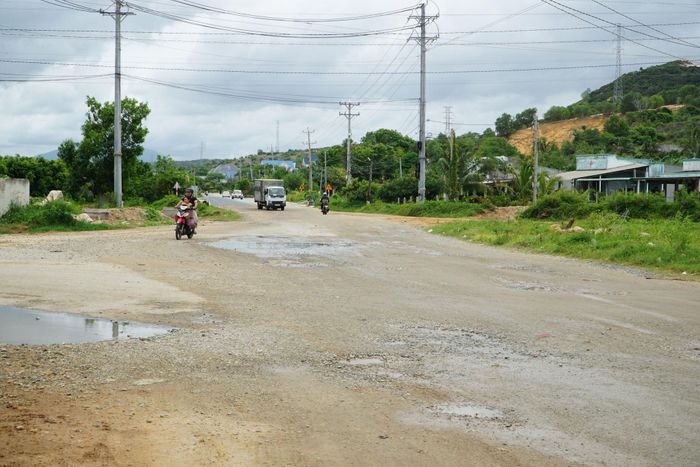 Nút giao giữa ĐT719B và ĐT719 thuộc xã Tân Thành