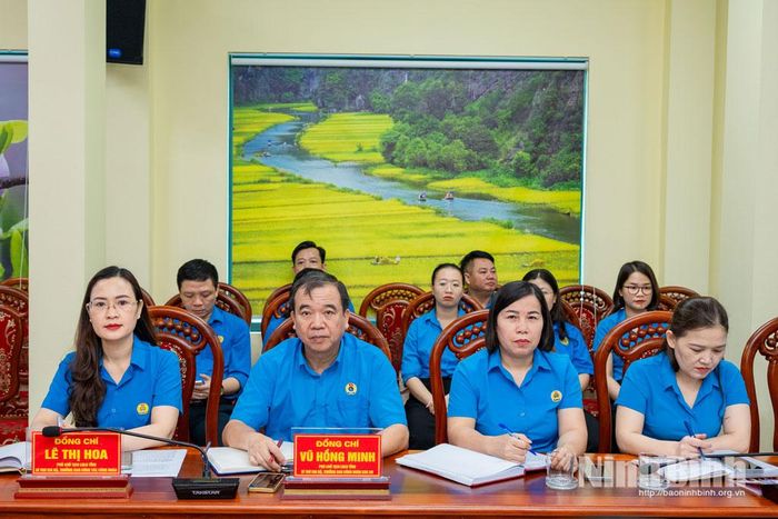 Các đại biểu dự hội nghị tại điểm cầu tỉnh Ninh Bình.