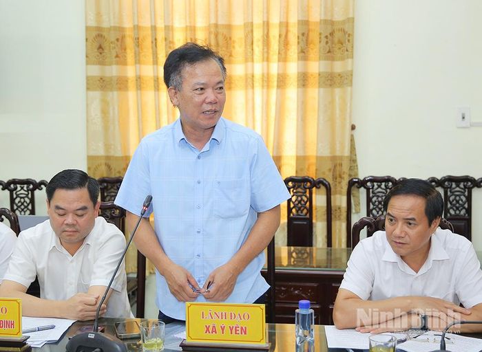 Đại diện xã Ý Yên phát biểu tại hội nghị.
