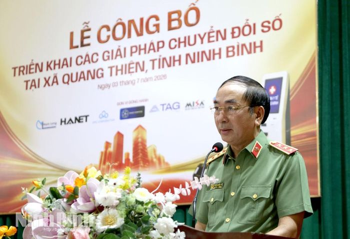 Đồng chí Thượng tướng Trần Quốc Tỏ, nguyên Ủy viên Trung ương Đảng, nguyên Thứ trưởng Bộ Công an phát biểu tại buổi lễ.