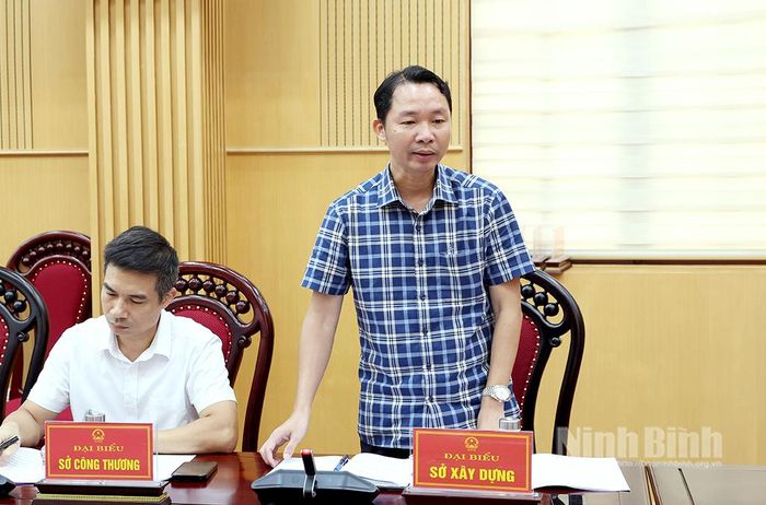 Đại biểu Sở Xây dựng phát biểu ý kiến tại hội nghị.