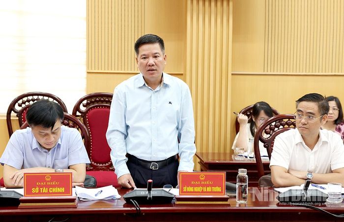 Đại biểu Sở Nông nghiệp và Môi trường phát biểu ý kiến tại hội nghị.