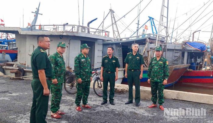 Đoàn công tác Ban Chỉ huy BĐBP tỉnh kiểm tra, chỉ đạo công tác ứng phó bão số 1 tại Hải đội 2.