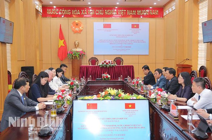Quang cảnh Lễ ký kết.