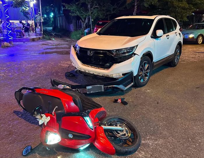 Một vụ tai nạn giao thông liên quan đến xe mô tô - Ảnh: B.T