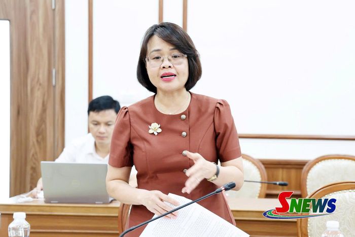 Đồng chí Trưởng ban Tuyên giáo và Dân vận Tỉnh ủy phát biểu tại hội nghị.