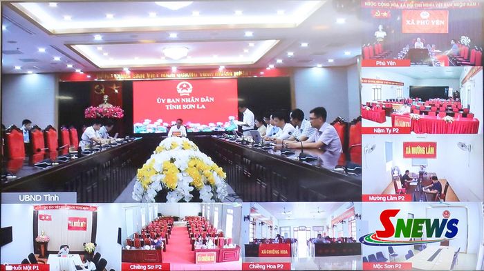Cuộc họp được kết nối trực tuyến đến các xã, phường.