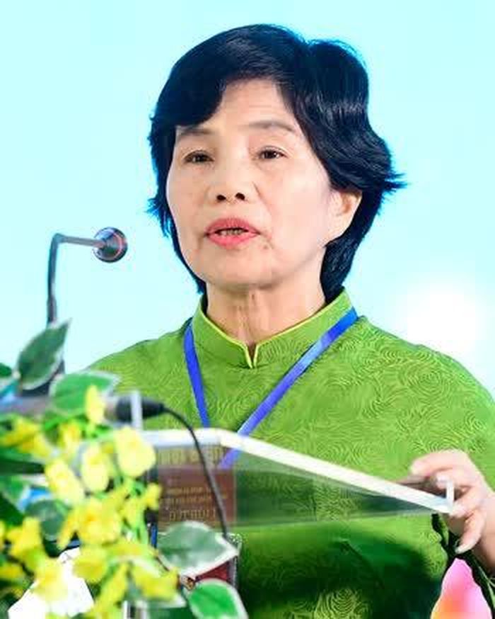 Nhà báo Đặng Thị Phương Hoa Chi hội Văn phòng Hội Nhà Báo tỉnh