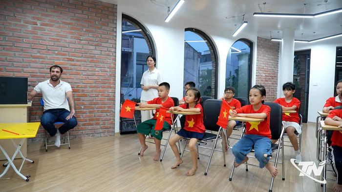 Các lớp học tiếng Anh hè được tổ chức theo hướng kết hợp giữa học và chơi, tạo hứng thú học tập cho học sinh.