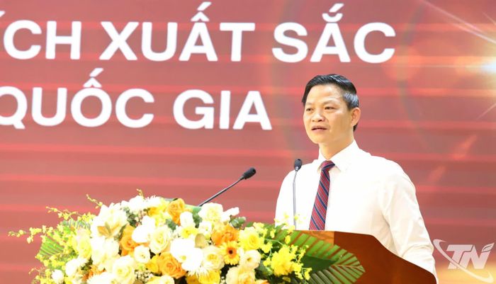 Đồng chí Chủ tịch UBND tỉnh Vương Quốc Tuấn phát biểu tại Hội nghị.