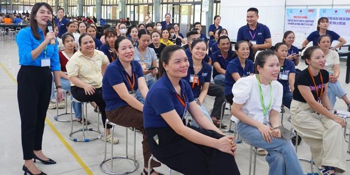 Liên đoàn Lao động thành phố tổ chức sinh hoạt câu lạc bộ sức khỏe sinh sản tại Công ty Scavi Huế