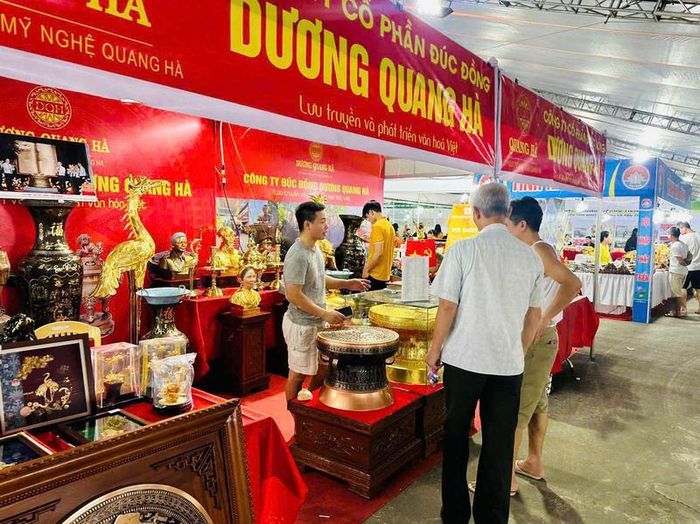  Sản phẩm đúc đồng tinh xảo tham gia hội chợ Công Thương đồng bằng Sông Hồng 